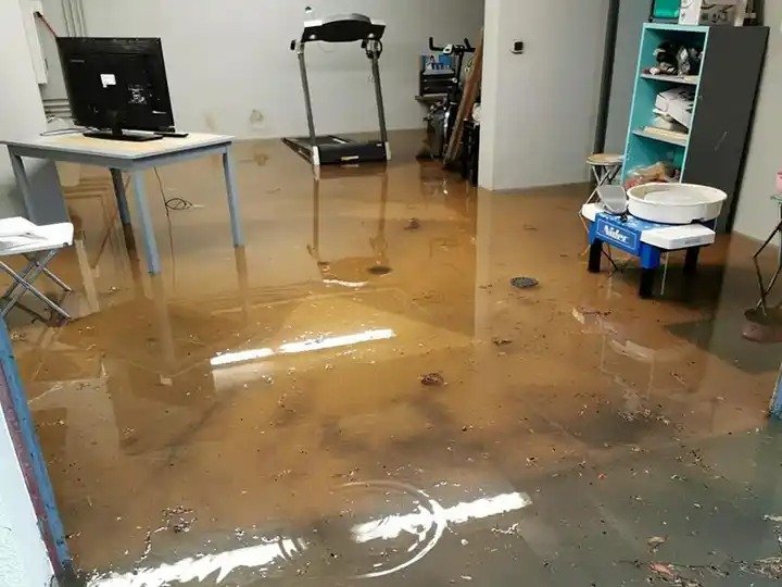 imgi 10 nettoyage apres inondation 2 high